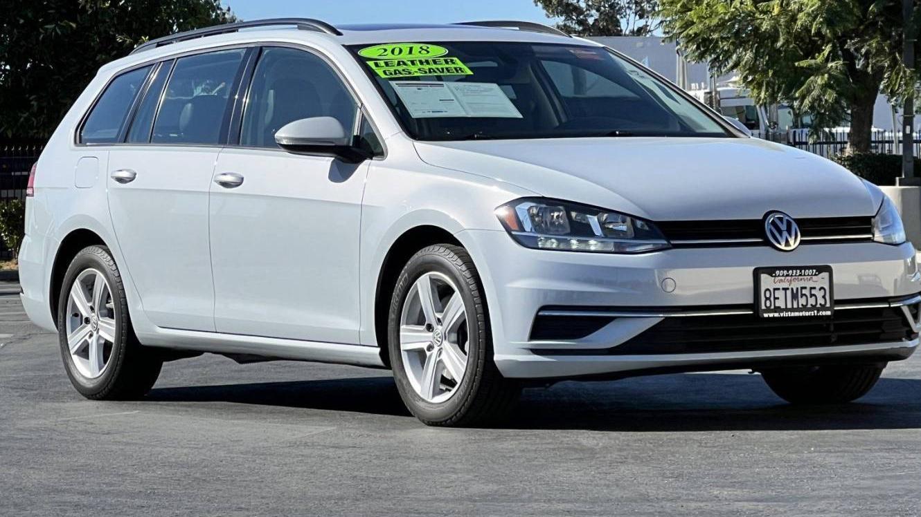 VOLKSWAGEN GOLF SPORTWAGEN 2018 3VWD17AU6JM752404 image